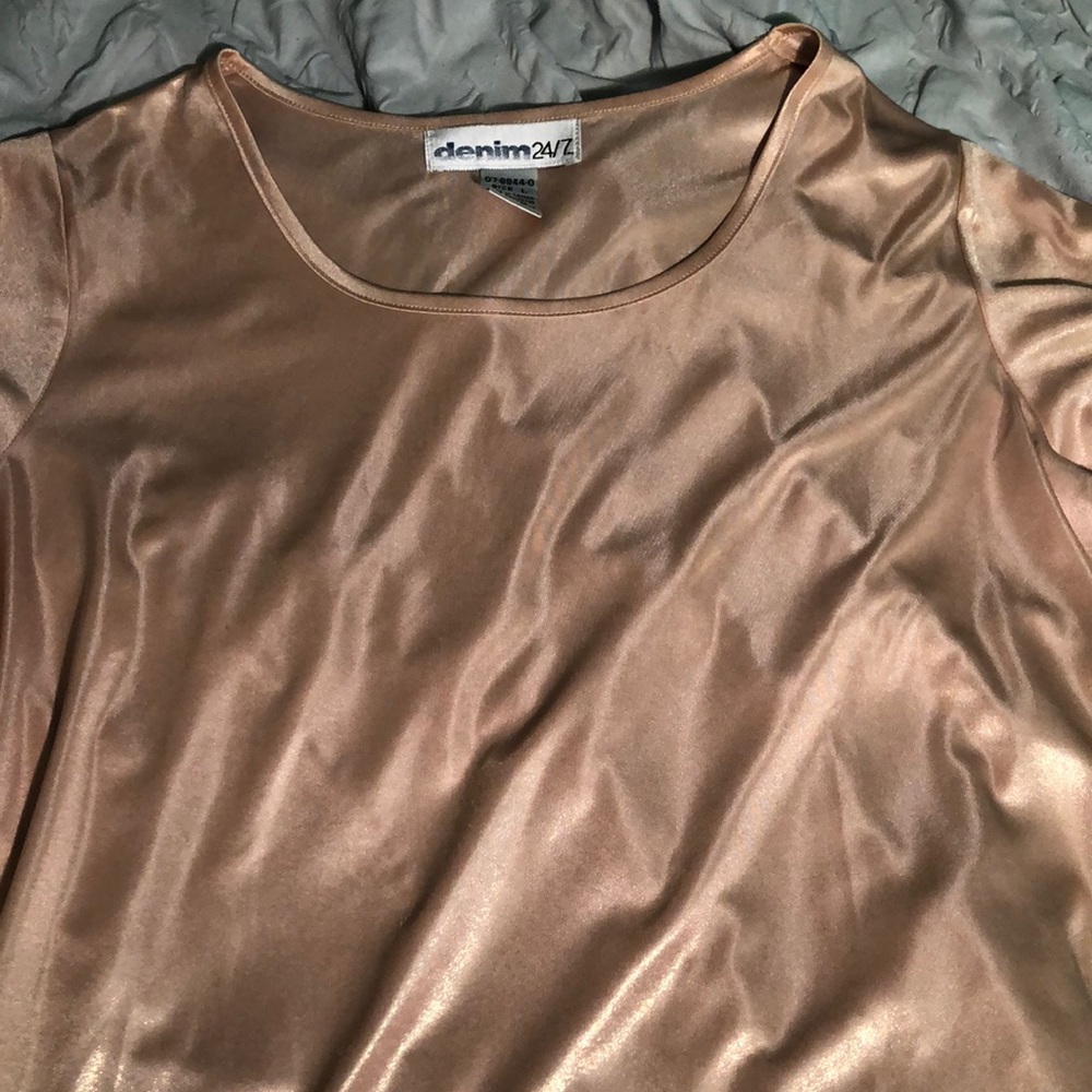 gold t-shirt - Picture 2 of 5